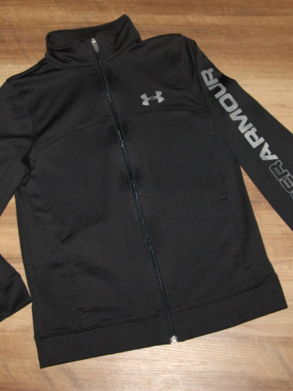 LN! Boy's MEDIUM Under Armour Black Dri Fit Zip Front Track Jacket Top
